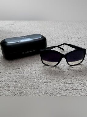 House of Harlow 1960 Black Gradient Lens Oversized Women's Sunglasses with Case
